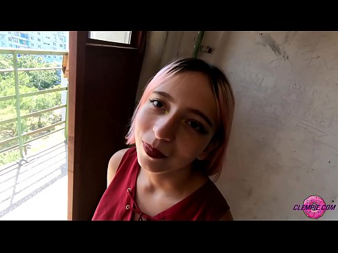 ❤️ Донишҷӯи шаҳвонӣ як бегонаро дар берун мекашад - конча дар рӯи ӯ ️ Супер секс дар мо ❌️❤